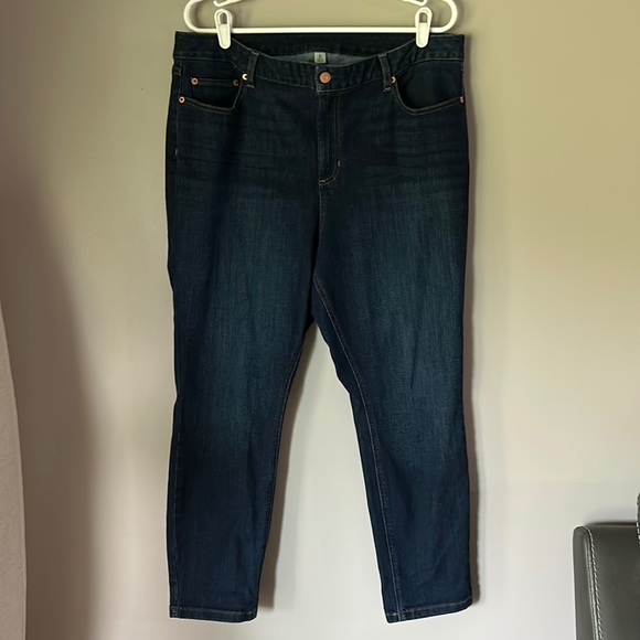 L.L. BEAN Women's BeanFlex® Jeans, Mid-Rise Skinny-Leg - Picture 2 of 8